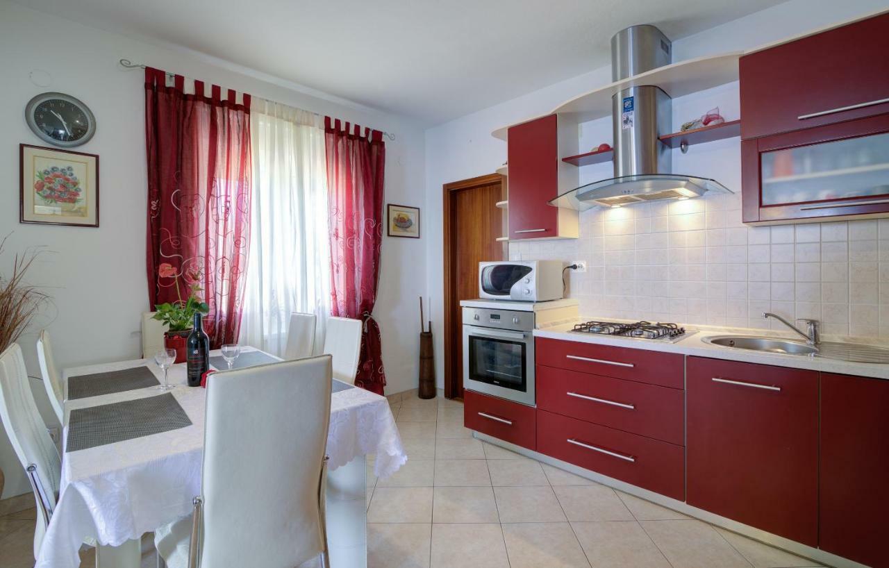 Apartment Luca Сень Екстер'єр фото